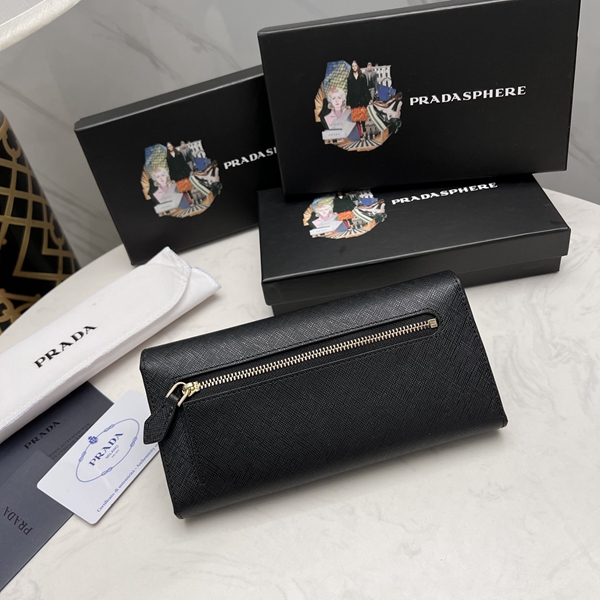 プラダ財布コピー背面デザイン